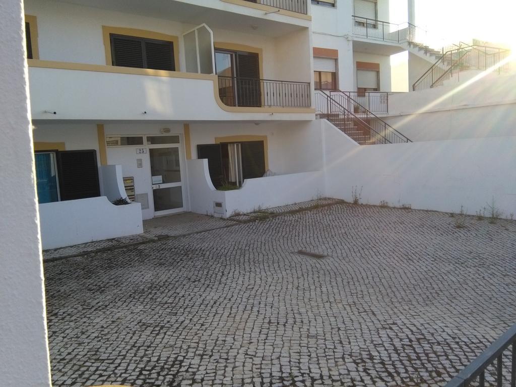 Apartamentos Monica Quarteira Exterior photo